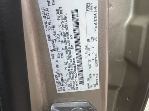 Used 2017 Ford Escape SE w/ SE Cold Weather Package image 28