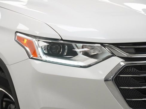 Used 2021 Chevrolet Traverse LT w/ LT Premium Package image 5