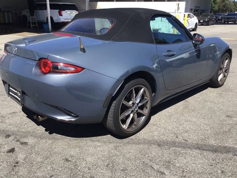 Used 2021 MAZDA MX-5 Miata Grand Touring RWD image 4