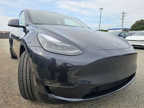 Used 2024 Tesla Model Y Long Range AWD/4WD image 7