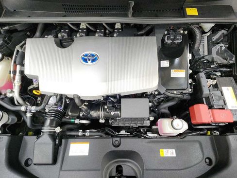 Certified 2018 Toyota Prius Three FWD image 30