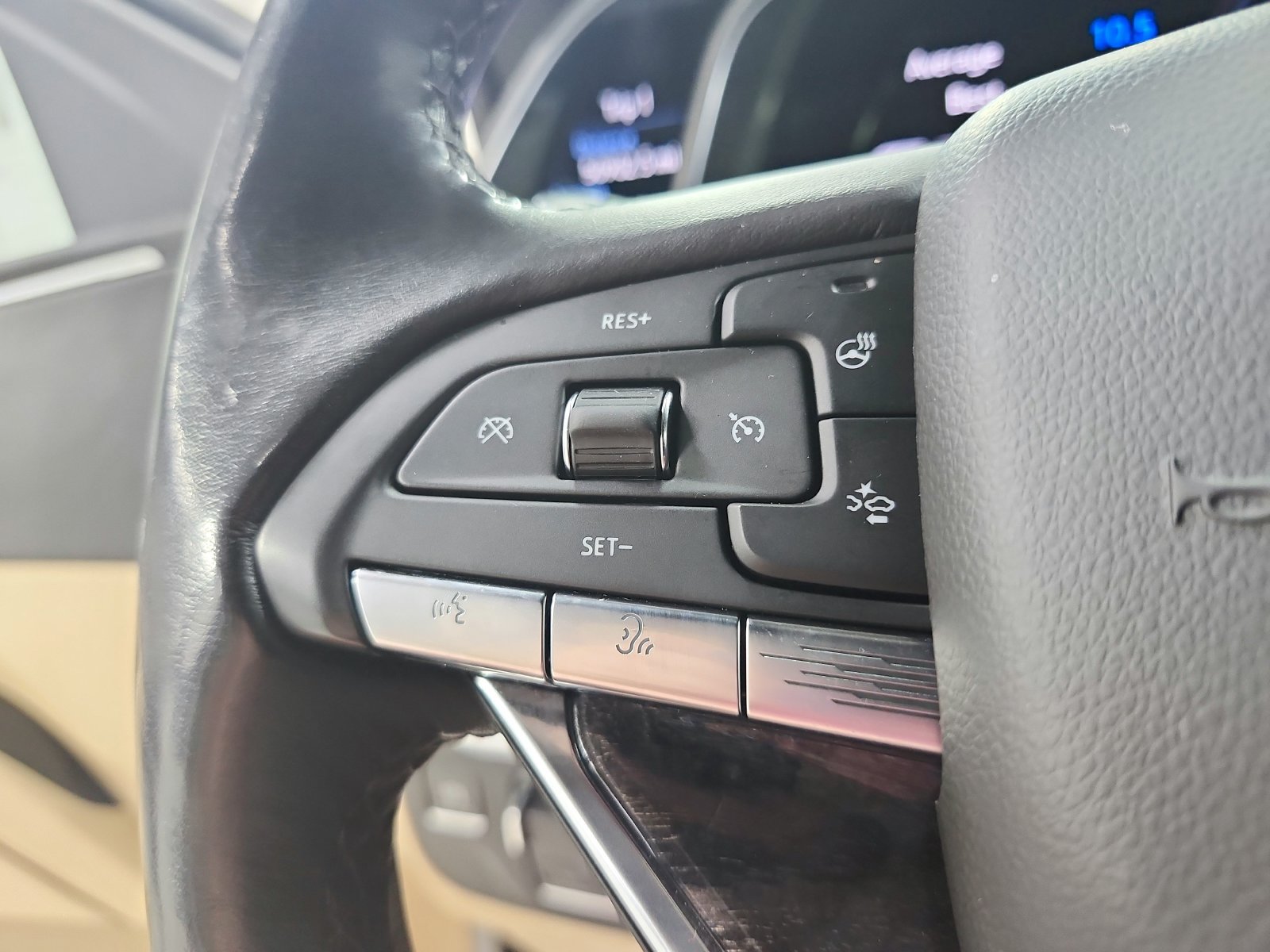 Used 2021 Cadillac Escalade ESV Premium Luxury AWD/4WD image 24
