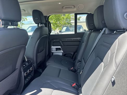 Used 2024 Land Rover Defender 130 S image 14