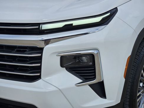 Certified 2026 Chevrolet Traverse LT w/ Driver Confidence Package image 11