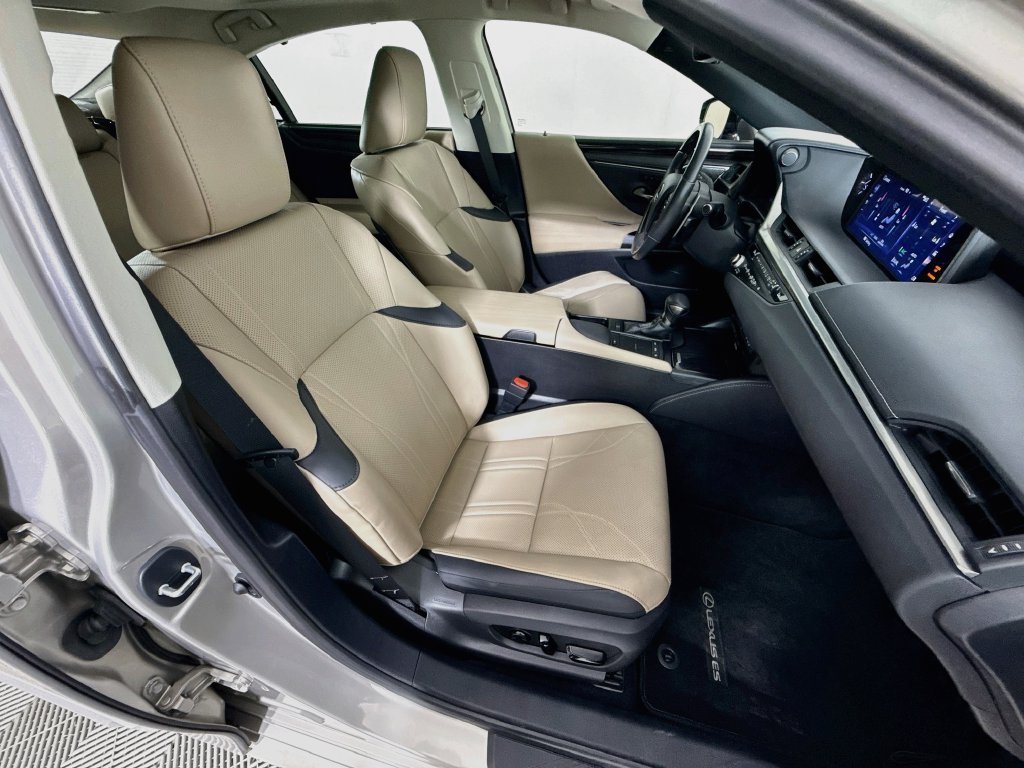 Certified 2021 Lexus ES 350 Ultra Luxury w/ Accessory Package 2 FWD image 30