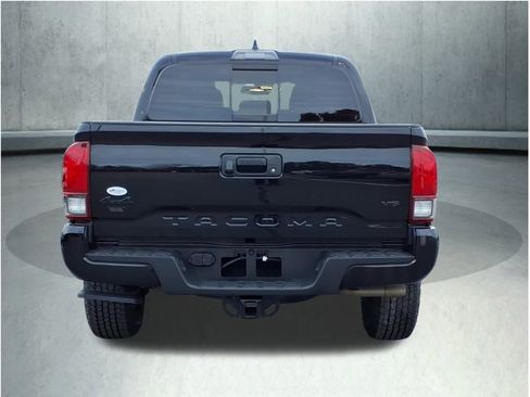Used 2022 Toyota Tacoma SR5 image 10