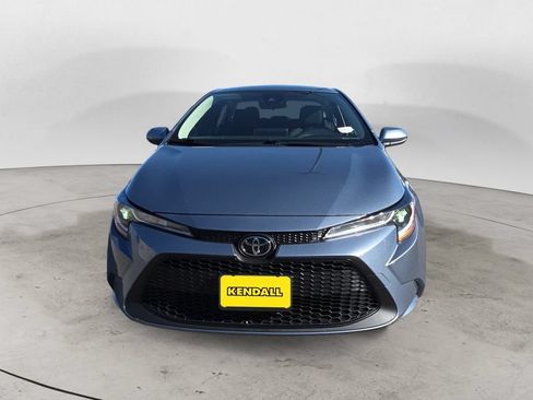 Used 2022 Toyota Corolla LE FWD image 2