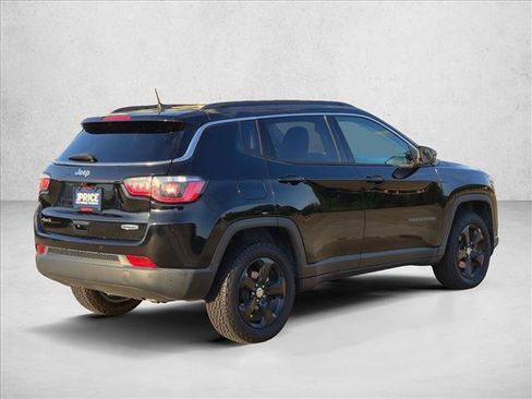 Used 2018 Jeep Compass Latitude w/ Popular Equipment Group AWD/4WD image 5