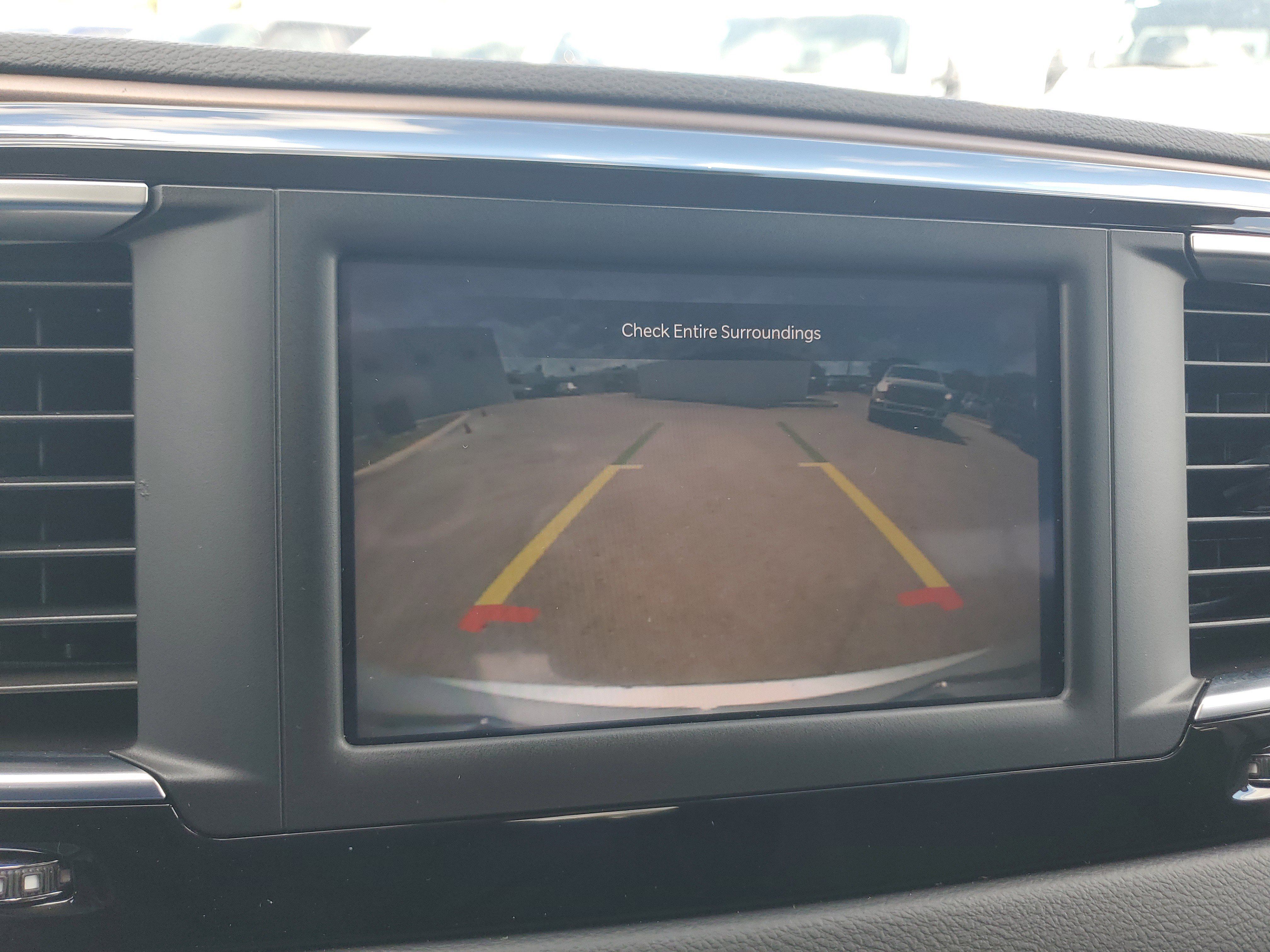 Used 2023 Chrysler Voyager LX FWD image 10