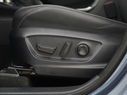 Used 2024 Toyota Corolla Cross XLE w/ Convenience Package image 22