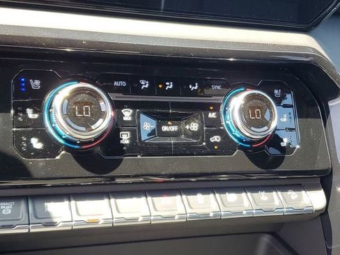 New 2026 GMC Sierra 2500 AT4X AWD/4WD image 24