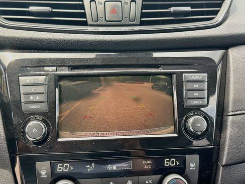 Used 2019 Nissan Rogue SV FWD image 15