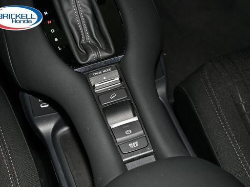 Certified 2024 Honda HR-V LX image 27