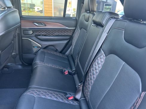 Used 2022 Jeep Grand Cherokee Summit w/ Advanced Protech Group IV image 27