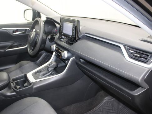 Used 2021 Toyota RAV4 XLE AWD/4WD image 21