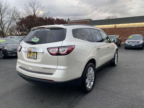 Used 2015 Chevrolet Traverse LT w/ Style and Technology Package image 5