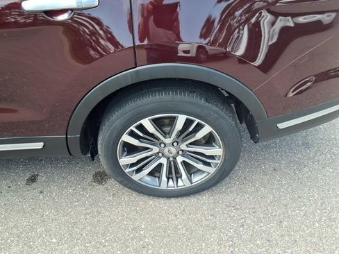 Used 2018 Ford Explorer Platinum AWD/4WD image 21