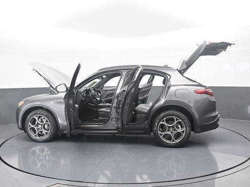 Used 2023 Alfa Romeo Stelvio Sprint image 76