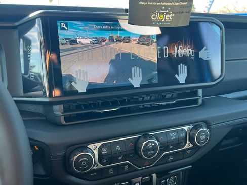 New 2026 Jeep Gladiator Sport AWD/4WD image 22