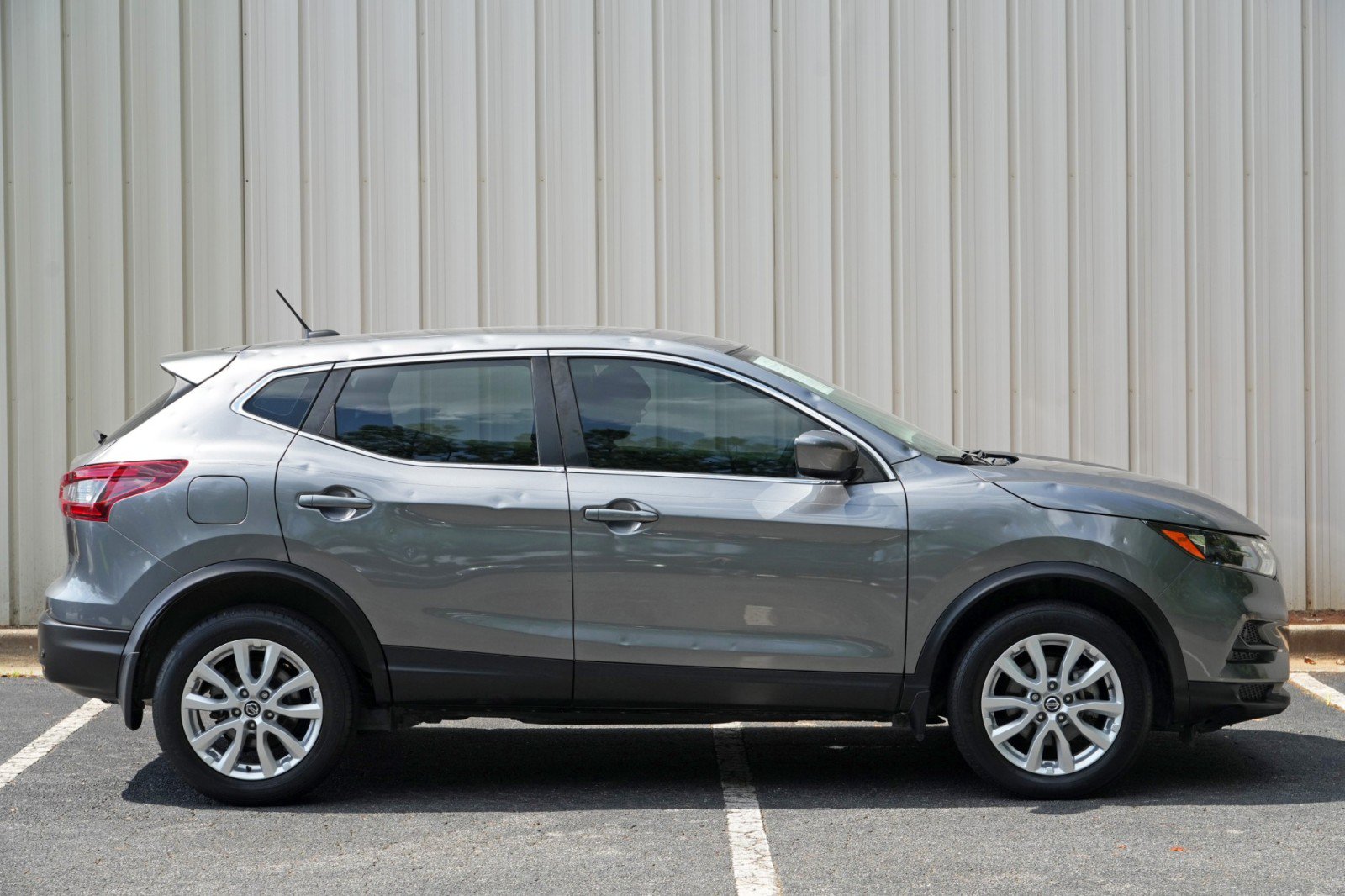 Used 2020 Nissan Rogue Sport S w/ Appearance Package FWD image 45