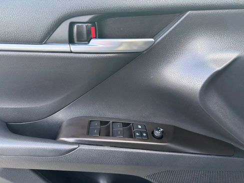 Used 2021 Toyota Camry LE w/ Carpet Mat Package (TMS) FWD image 12
