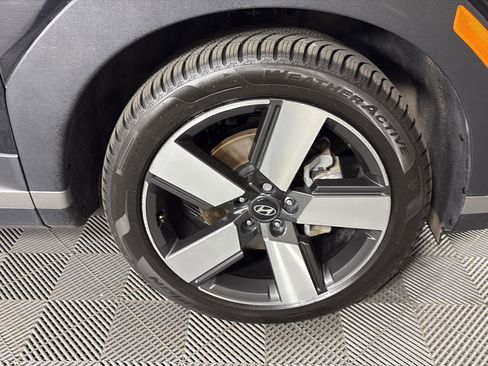 Used 2025 Hyundai Santa Fe Limited AWD/4WD image 18