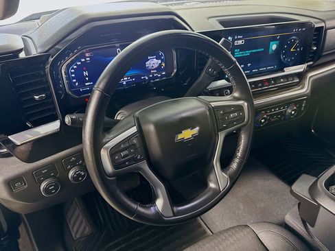 Used 2024 Chevrolet Silverado 1500 LT image 22