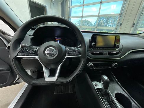 Used 2021 Nissan Altima 2.5 S FWD image 14