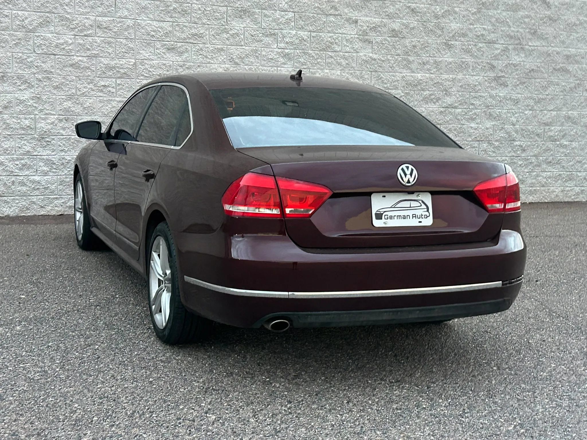 Used 2014 Volkswagen Passat TDI SEL Premium FWD image 5