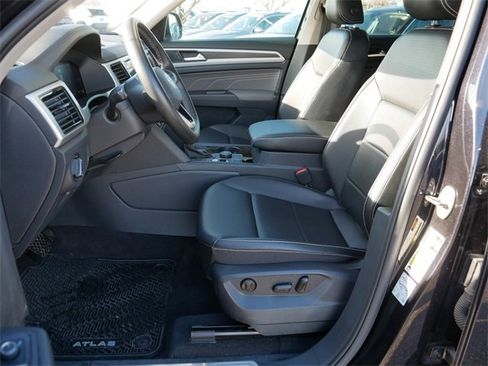 Used 2022 Volkswagen Atlas SE w/ Black Wheel Package image 12