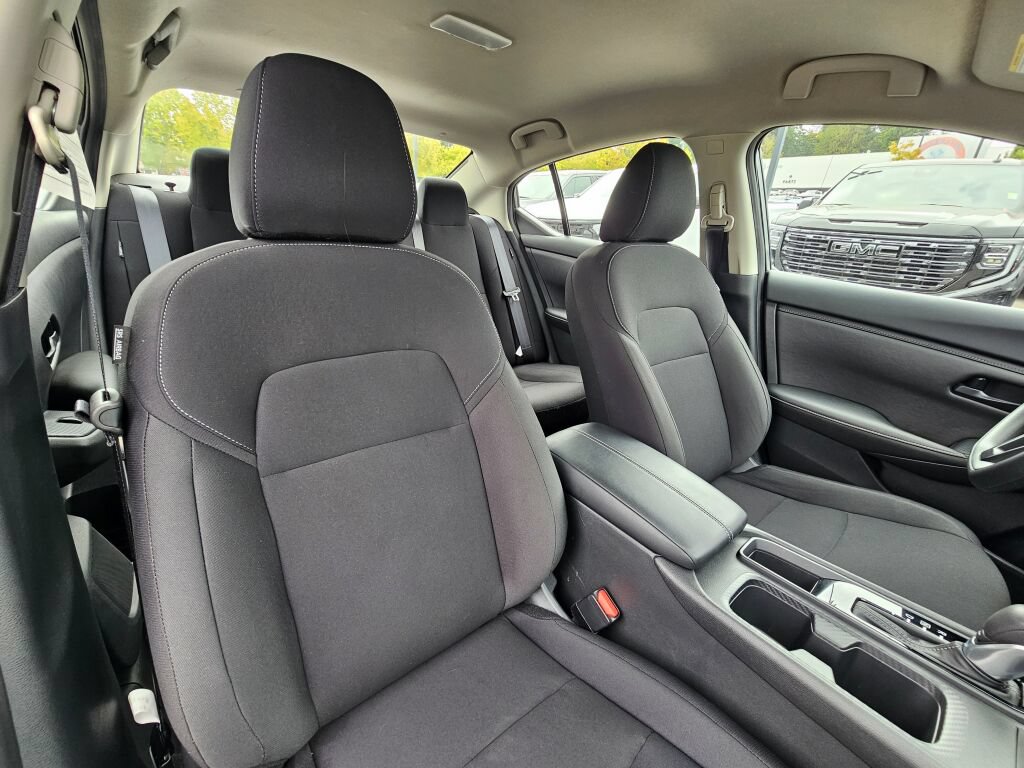 Used 2025 Nissan Sentra S FWD image 31
