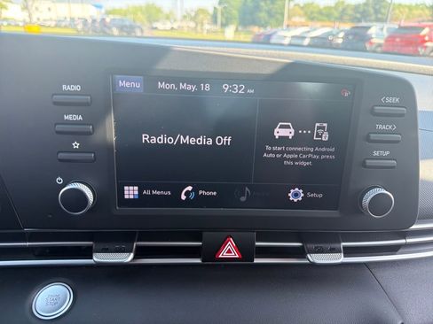 Used 2022 Hyundai Elantra SEL FWD image 21