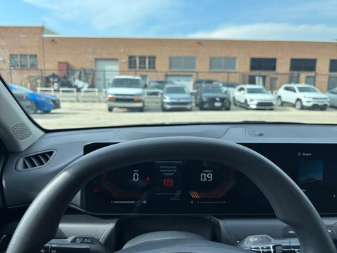 Used 2026 Kia K4 FWD image 32