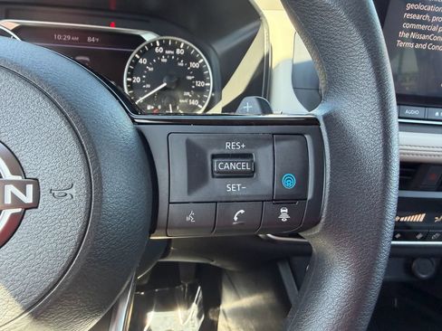 Used 2023 Nissan Rogue SV FWD image 22