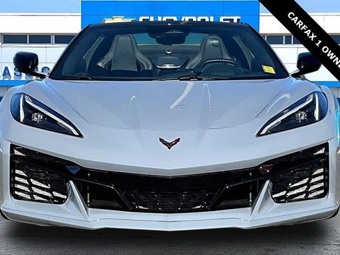 Used 2025 Chevrolet Corvette Z06 image 2