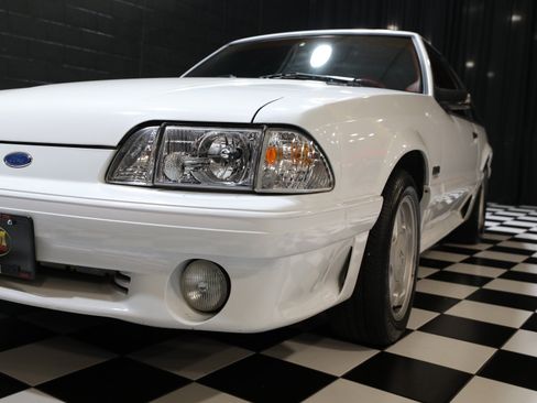 Used 1992 Ford Mustang GT RWD image 9