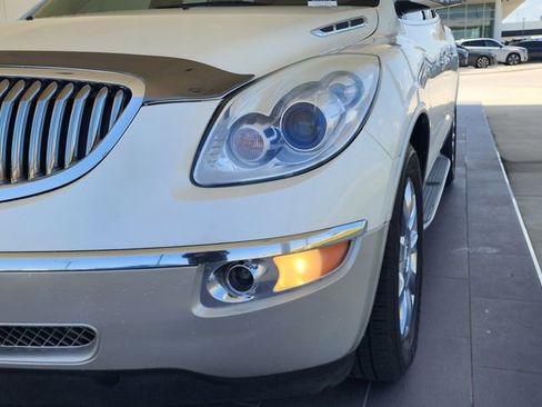 Used 2011 Buick Enclave CXL FWD image 2