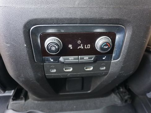 Used 2021 Chevrolet Tahoe Premier RWD image 17