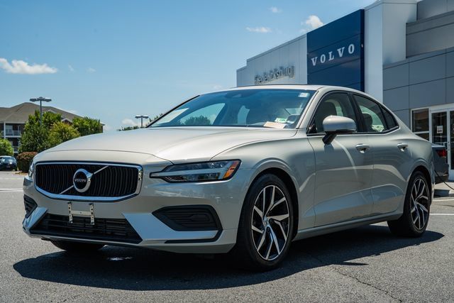 Used 2020 Volvo S60 T6 Momentum AWD/4WD image 3