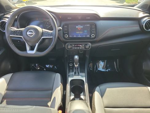 Used 2023 Nissan Kicks SR w/ SR Premium Package FWD image 11