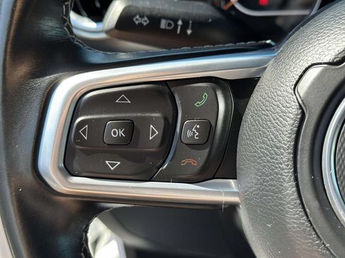 Used 2021 Jeep Wrangler Unlimited Sahara w/ LED Lighting Group AWD/4WD image 17