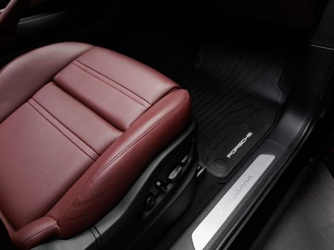Certified 2025 Porsche Cayenne E-Hybrid AWD/4WD image 42