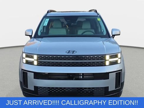 Used 2024 Hyundai Santa Fe Calligraphy AWD/4WD image 2