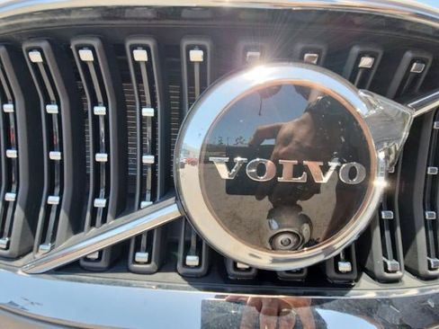 Used 2025 Volvo V60 B5 Cross Country Plus AWD/4WD image 29