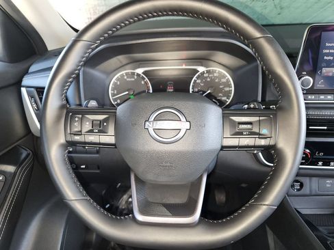 Used 2025 Nissan Rogue SV FWD image 23