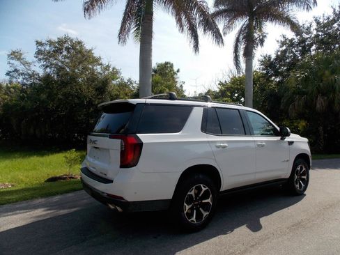 Used 2025 GMC Yukon AT4 w/ AT4 Premium Package AWD/4WD image 7