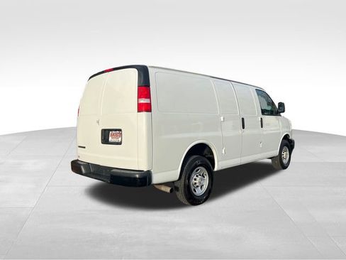Used 2022 Chevrolet Express 2500 w/ Driver Convenience Package image 5