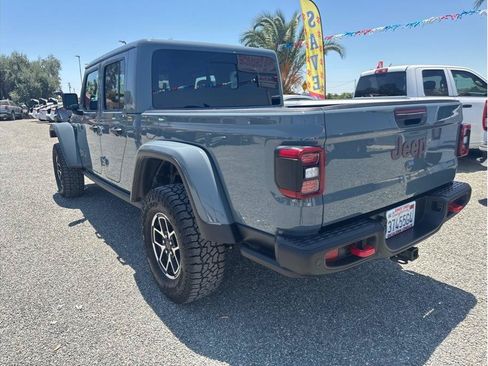 Used 2025 Jeep Gladiator Rubicon AWD/4WD image 7