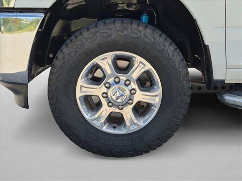 Used 2024 RAM 2500 Big Horn w/ Off Road Package AWD/4WD image 23