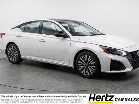 Used 2025 Nissan Altima 2.5 SV FWD image 1